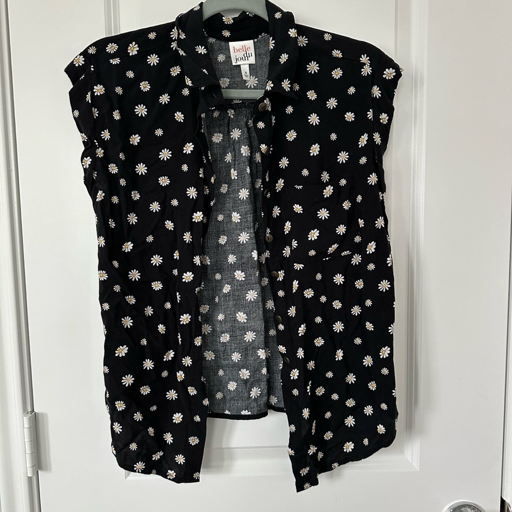 Belle Du Jour Daisy Collared Button Down Daisy Blouse